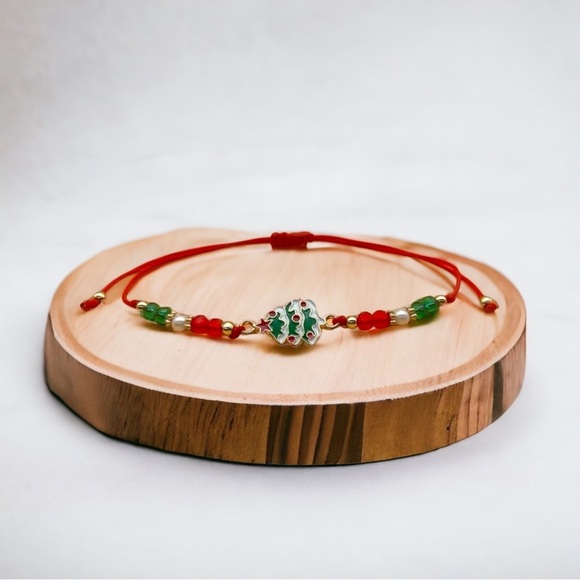 HOLIDAY CHRISTMAS TREE FAUX PEARL BEADED BRACELET - Picture 1 of 2